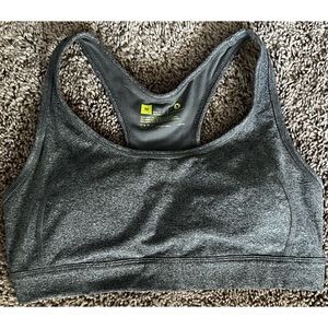 Wireless medium support sports bra